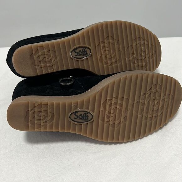 Sofft || AQUA Sofft  Water Resistant Wedge Ankle Bootie
In Black size 6.5 - Picture 8 of 9